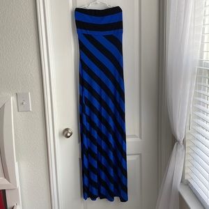 Long strapless black and blue dress